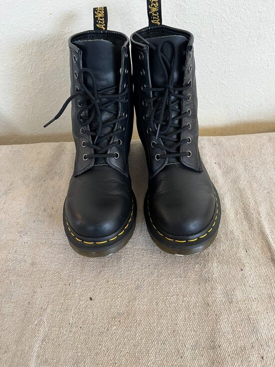 Dr. Martens Shoes - Dr. Martens Woman's Airwair 11821 Black Leather Combat Ankle Boots Sz 9